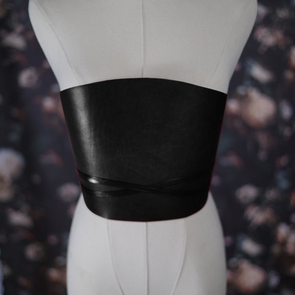 Dehanche Inspired Vachetta Leather Corset Belt with Thin Tie Straps - Picture 12 of 14